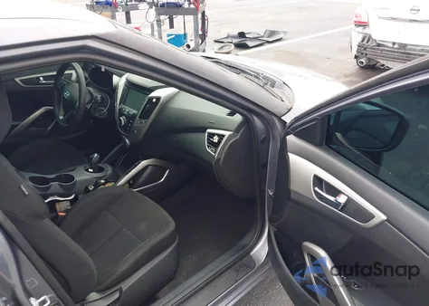 2016 Hyundai Veloster z USA, uszkodzony, nr VIN KMHTC6AD4GU277497